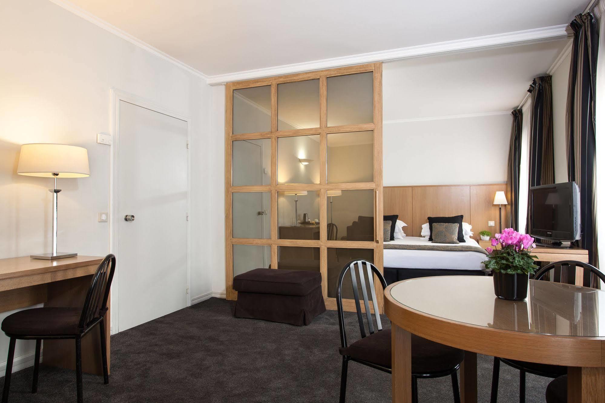 La Residence Du Roy Paris Champs Elysees Bagian luar foto